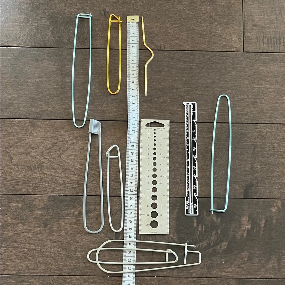 Assorted Knitting Set - Picture 2 of 3